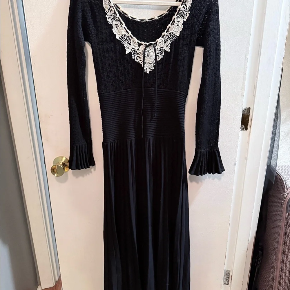 LaceMade Symphony of Blossom Knit Dress - Picture 2 of 11
